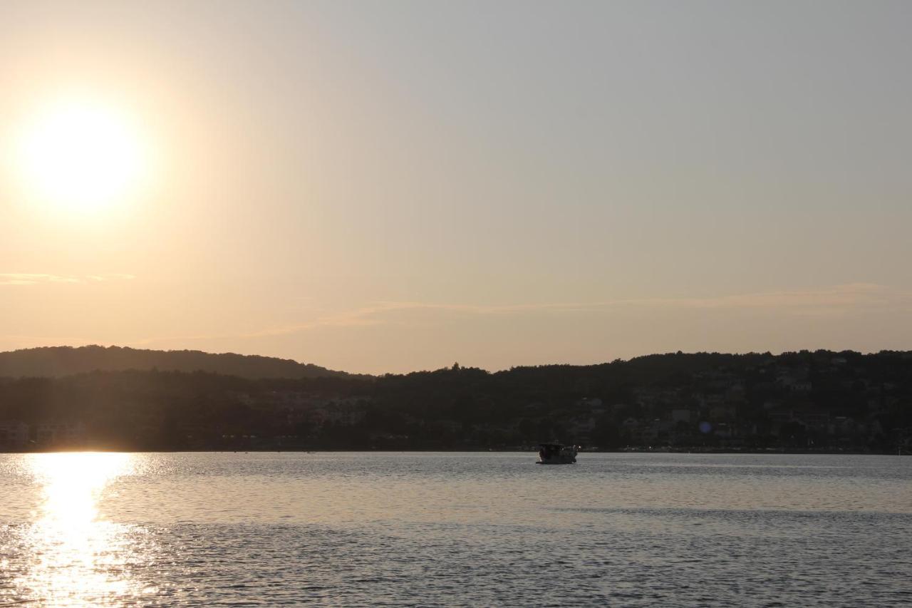 Apartman Odin Cizici Luaran gambar